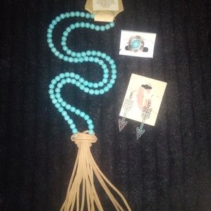 Necklace ear rings an ring